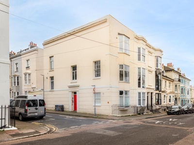 4 bedroom flat for sale in College Road, Brighton, BN2