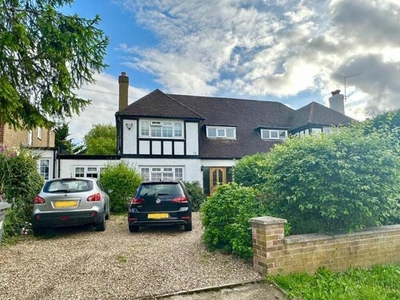 4 Bedroom House Bushey Hertfordshire