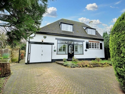 4 bedroom house for sale in Keswick Close, Beeston, Nottingham, NG9