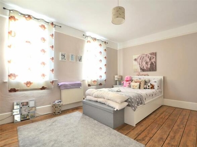 4 Bedroom House Gloucester Gloucestershire