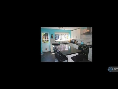 4 Bedroom House Stevenage Hertfordshire