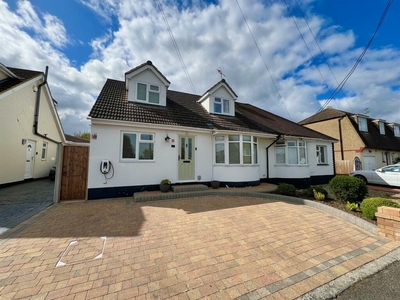 4 bedroom semi-detached bungalow for sale in Delta Road, Hutton, Brentwood, CM13