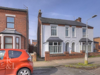 4 bedroom semi-detached house for sale in Byron Road, West Bridgford, Nottingham, NG2