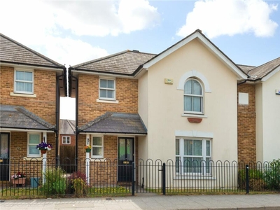 4 bedroom semi-detached house for sale in Station Road West, Canterbury, CT2