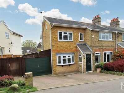 4 bedroom semi-detached house for sale in Well Lane, Galleywood, Chelmsford, CM2