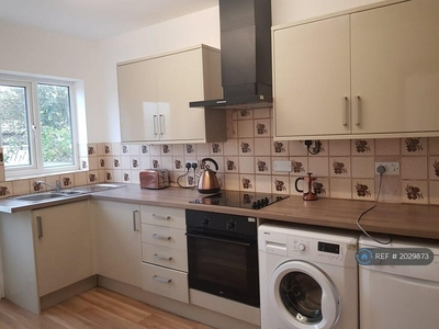 4 bedroom terraced house for rent in Filton Grove, Bristol, BS7