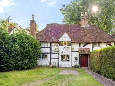 4 bedroom terraced house for sale in Broad Street Common, Guildford, Surrey, GU3