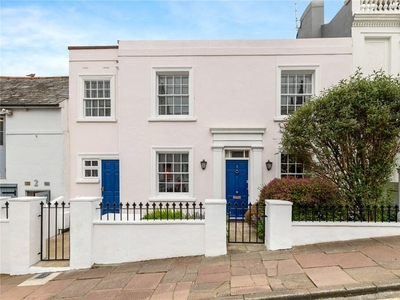 4 bedroom terraced house for sale in Victoria Street, Brighton, East Sussex, BN1