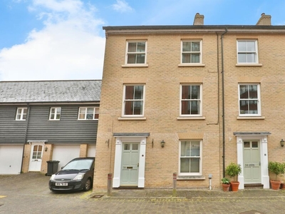 4 bedroom town house for sale in Kilderkin Way, Norwich, NR1