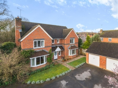5 Bed House For Sale in Bramley, Hampshire, RG26 - 5337457