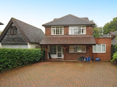 5 Bed House To Rent in Chesham, Buckinghamshire, HP5 - 533