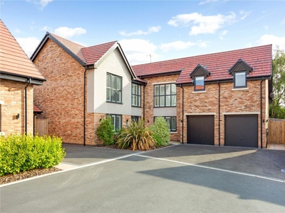 5 bedroom detached house for sale in Brodhurst Close, Woodborough, Nottingham, NG14