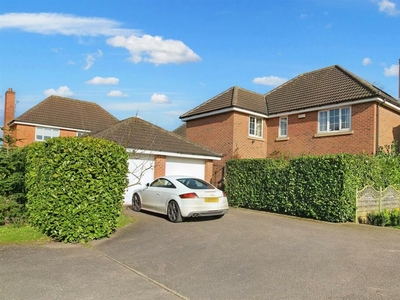 5 bedroom detached house for sale in Thales Drive, Arnold, Nottingham, NG5