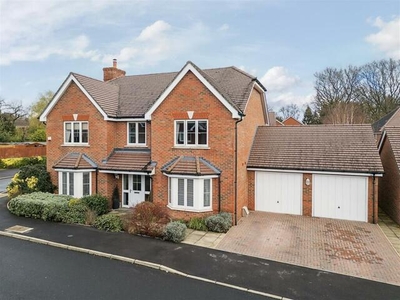 5 Bedroom House Barkham Wokingham