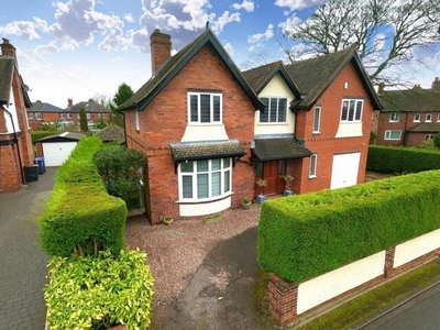5 Bedroom House Newcastle Under Lyme Staffordshire