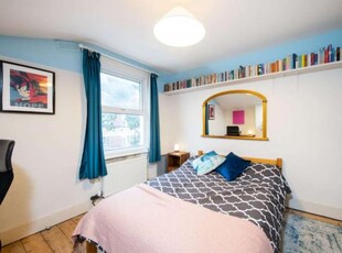 5 Bedroom Shared Living/roommate London London