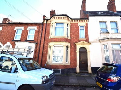 5 bedroom terraced house for sale in Ivy Road, Northampton, NN1