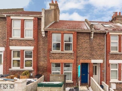5 bedroom terraced house for sale in Ladysmith Road, Brighton, BN2