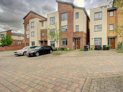 5 bedroom town house for sale in The Martlet, Ashland, MK6