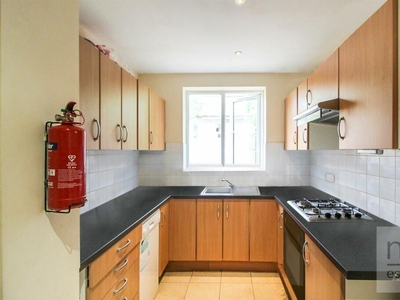 6 bedroom detached house for rent in Rolleston Drive, Lenton, Nottingham, NG7