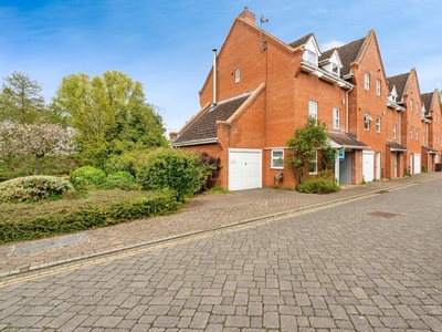 6 bedroom end of terrace house for sale in Old Laundry Court, Norwich, NR2