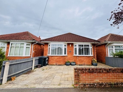 Bungalow to rent in Evershot Road, Bournemouth, Dorset BH8