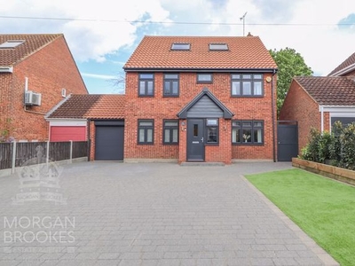 Detached house for sale in Cumberland Drive, Laindon, Basildon SS15