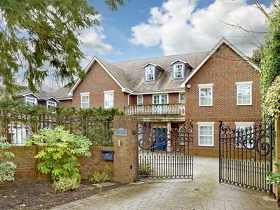 Detached house to rent in Penn Road, Beaconsfield HP9