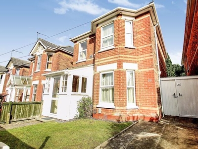 Detached house to rent in Sedgley Road, Winton, Bournemouth BH9