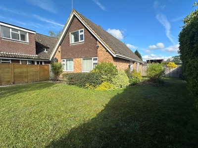 Detached house to rent in Victoria Drive, Blackwater, Camberley GU17