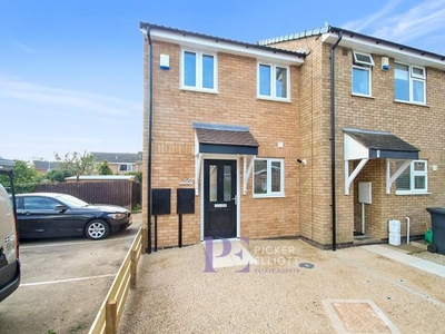 End terrace house to rent in Bosworth Close, Hinckley LE10