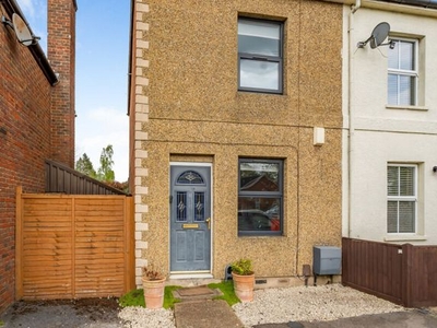 End terrace house to rent in Latimer Road, Wokingham RG41