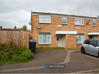 End terrace house to rent in Stantonbury Close, New Bradwell, Milton Keynes MK13