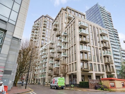 Flat for sale in Vaughan Way, Wapping E1W