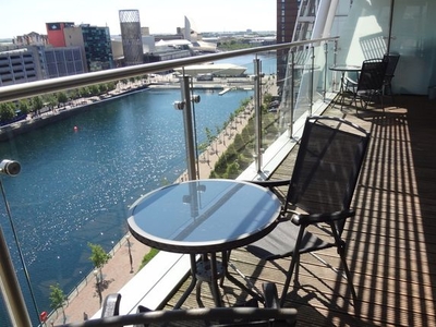 Flat to rent in 100 The Quays, Salford M50