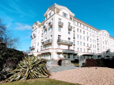 Flat to rent in Bath Road, Bournemouth, Dorset BH1