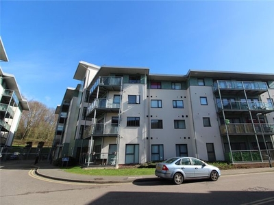 Flat to rent in Brooking House, Rollason Way CM14