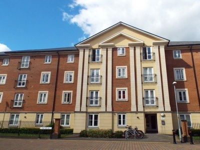 Flat to rent in Brunel Crescent, Swindon SN2