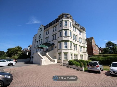 Flat to rent in Carlton Court, Bournemouth BH1