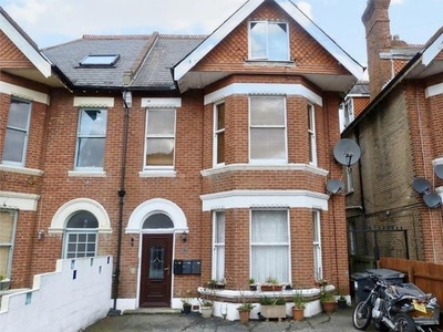 Flat to rent in Donoughmore Road, Boscombe, Bournemouth BH1