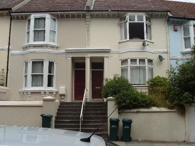 Flat to rent in Dyke Road Drive, Brighton BN1
