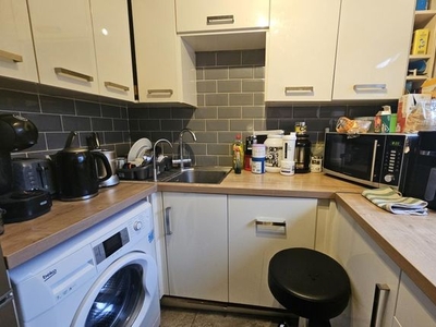 Flat to rent in Epping Close, Reading RG1