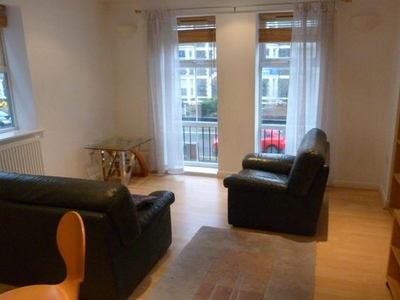 Flat to rent in Ferriers Court, Roath, ( 2 Beds ), F/F Flat CF24