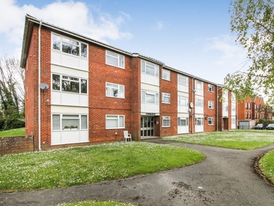 Flat to rent in Forburys, Weydon Lane, Farnham, Surrey GU9