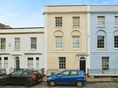 Flat to rent in Fremantle Square, Bristol BS6