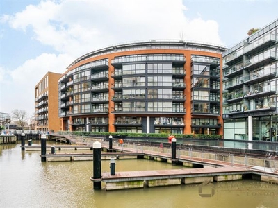 Flat to rent in Hepworth Court, Grosvenor Waterside, Gatliff Road SW1W