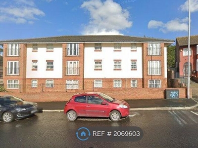 Flat to rent in Hillcrest Court, Wallasey CH44