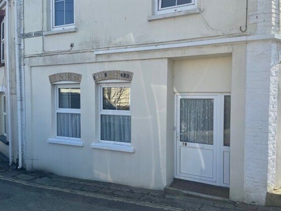 Flat to rent in Ledrah Road, St. Austell PL25