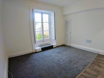 Flat to rent in Lipson Terrace, Plymouth PL4
