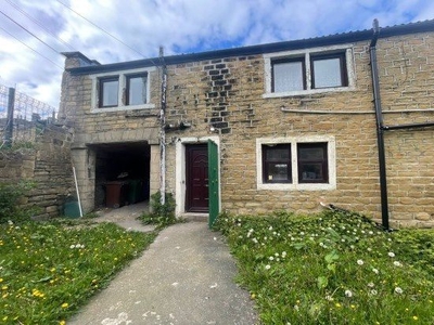 Flat to rent in Lowtown, Pudsey LS28